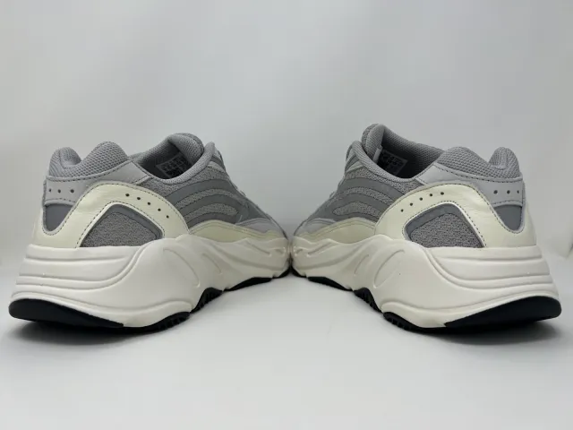 adidas Originals Yeezy Boost 700 V2 Static 2022 White Gr...