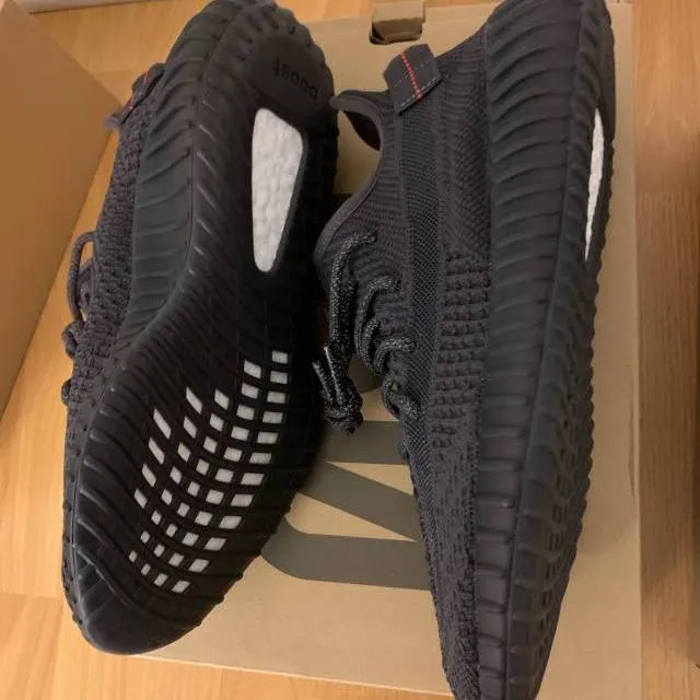 Adidas yeezy boost 350 v2 black non reflective