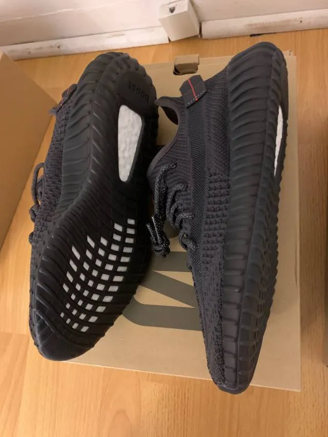 Adidas yeezy boost 350 v2 black non reflective