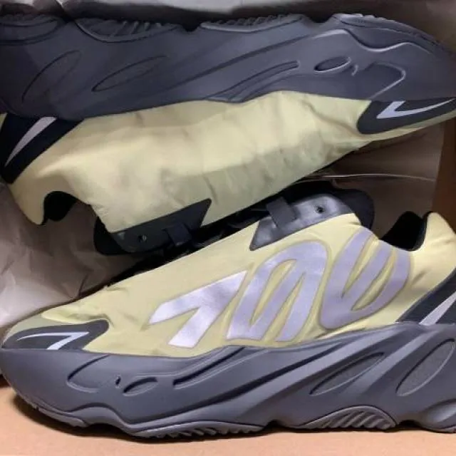 adidas Yeezy Boost 700 MNVN Resin