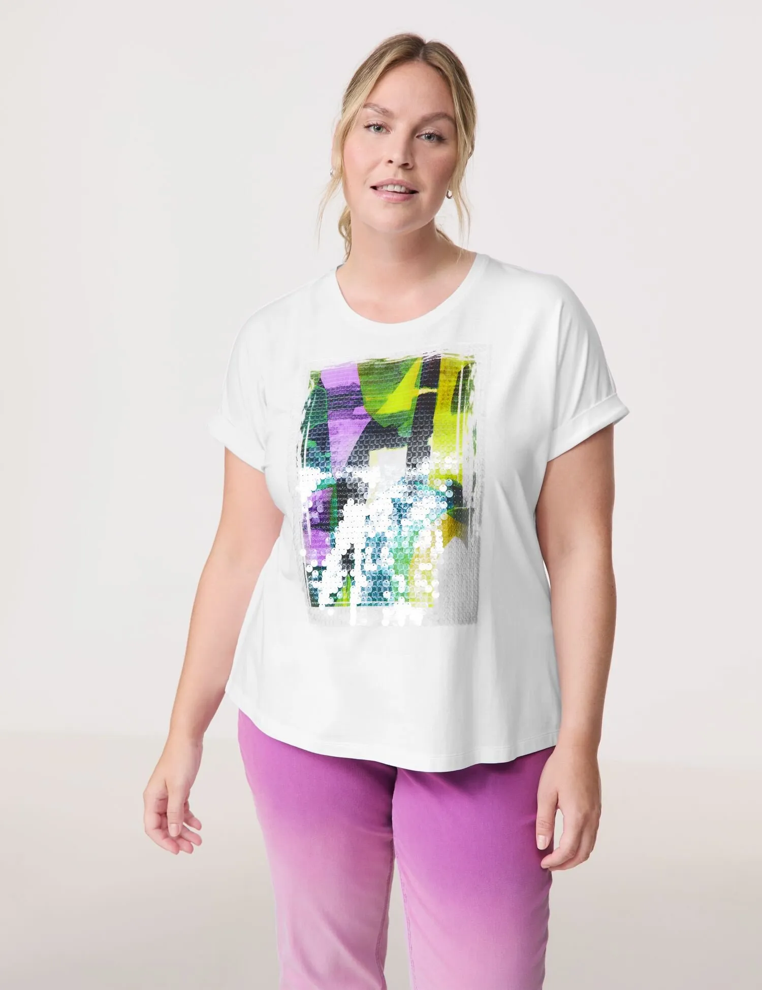 Casual shirt with a decorative front print