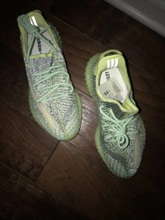 Flaw - adidas yeezy boost 350 v2 yeezreel reflective/glow size 8.5 /rare ds *1/1