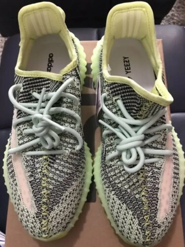 Flaw - adidas yeezy boost 350 v2 yeezreel reflective/glow size 8.5 /rare ds *1/1