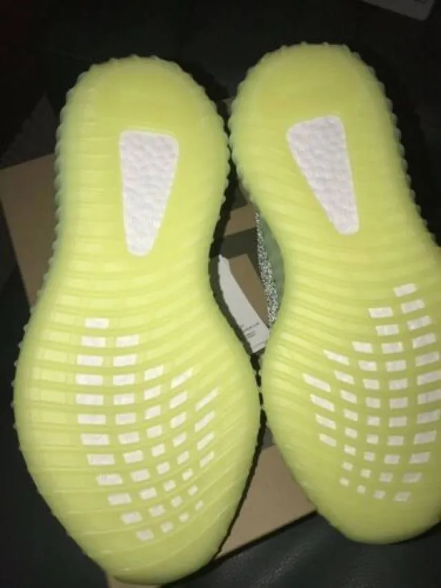 Flaw - adidas yeezy boost 350 v2 yeezreel reflective/glow size 8.5 /rare ds *1/1