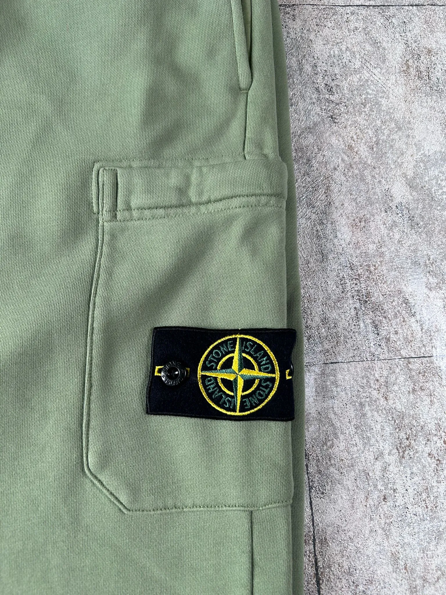 STONE ISLAND CARGO SWEATPANTS