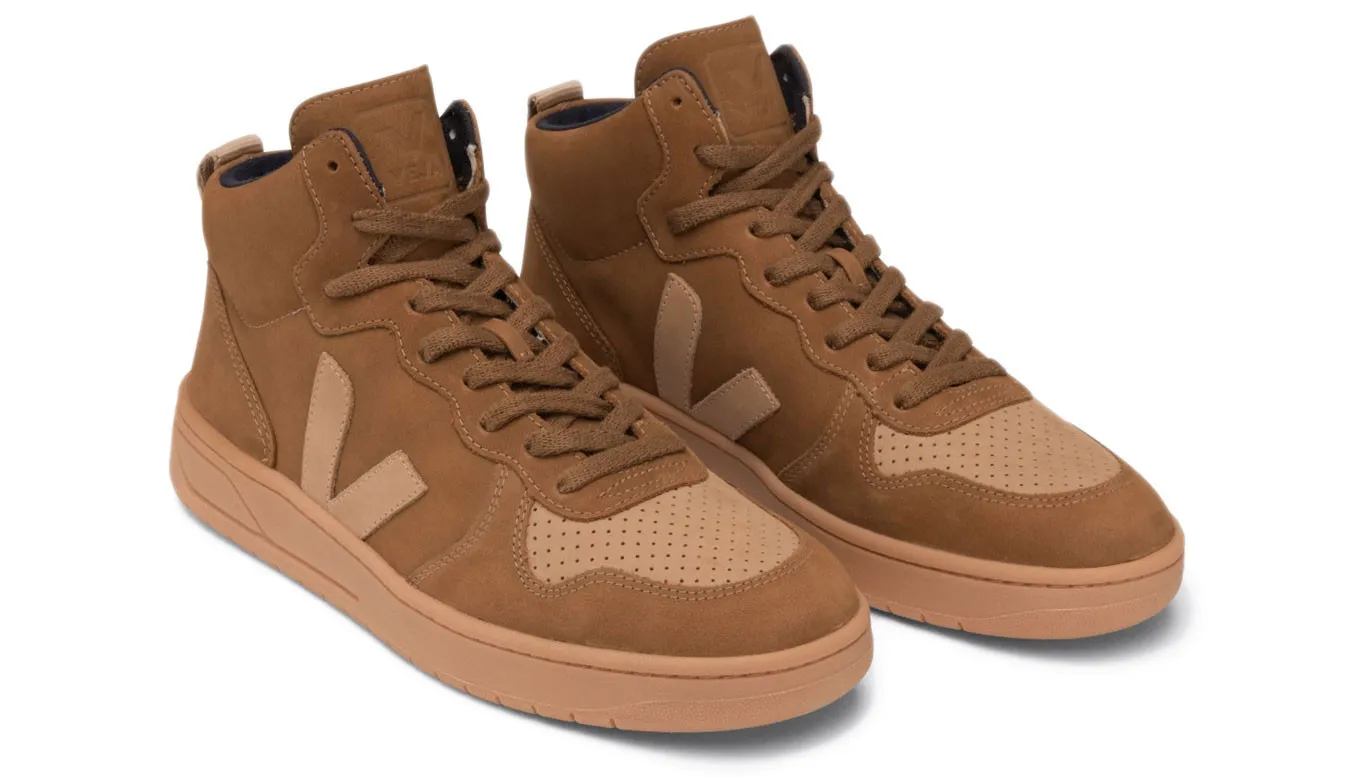 Veja V-15 Nubuck Camel Desert